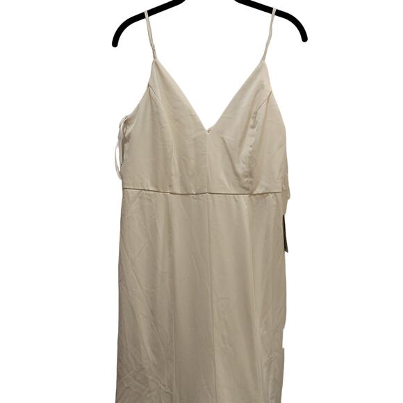 NWT Lulus Center of My Love White Satin Sleeveless Mermaid Maxi Dress, L - Picture 3 of 11